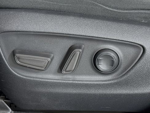Used 2022 Toyota RAV4 XLE AWD/4WD image 15