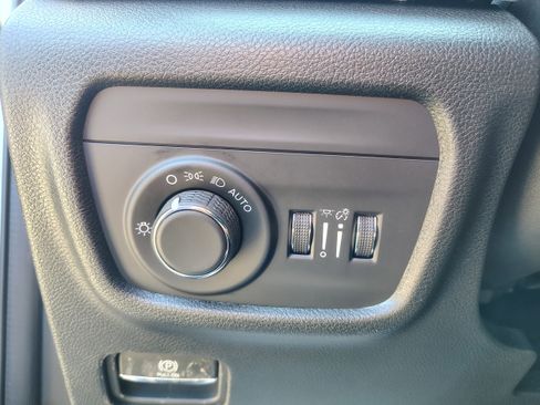 New 2026 Jeep Grand Cherokee Altitude AWD/4WD image 29