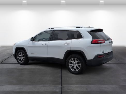 Used 2015 Jeep Cherokee Latitude image 3