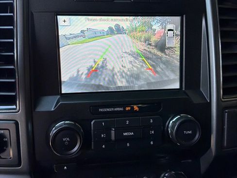 Used 2018 Ford F150 XLT w/ Equipment Group 302A Luxury AWD/4WD image 17