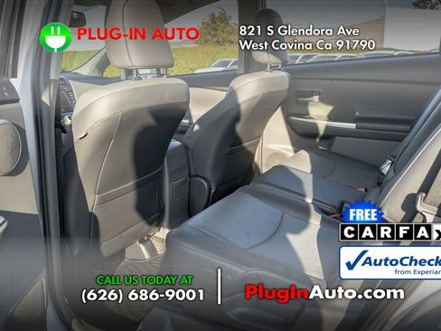 Used 2013 Toyota Prius V Five image 12