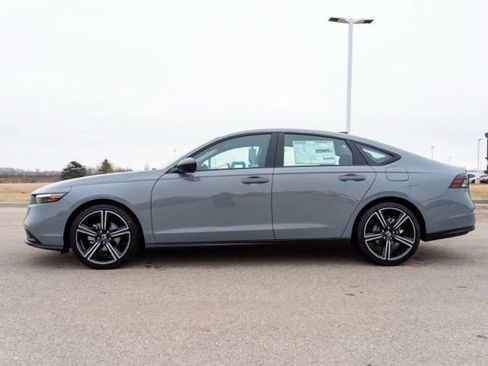 Used 2025 Honda Accord SE image 4