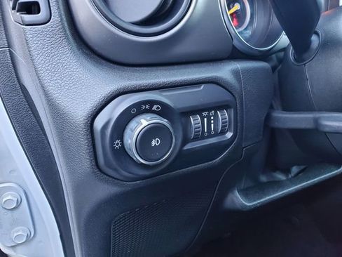 Used 2021 Jeep Wrangler Sport image 17