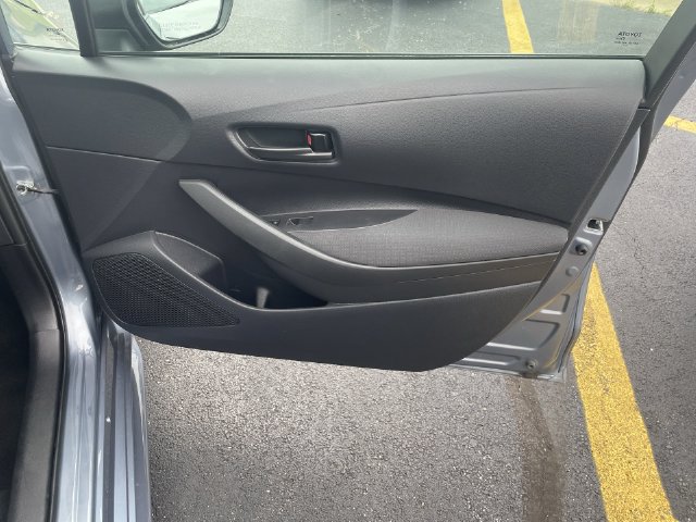 Used 2025 Toyota Corolla LE FWD image 39