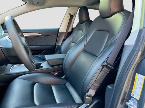Used 2023 Tesla Model 3 Standard Range image 19