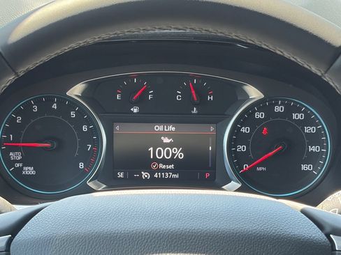 Certified 2023 Chevrolet Traverse LT FWD image 14