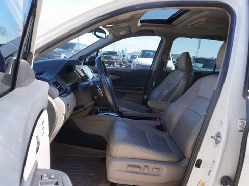 Used 2018 Honda Pilot Touring image 7