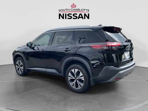 Used 2021 Nissan Rogue SV w/ Premium Package FWD image 4