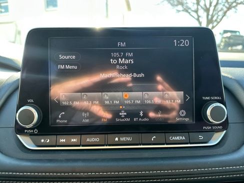 Used 2025 Nissan Rogue SV image 15