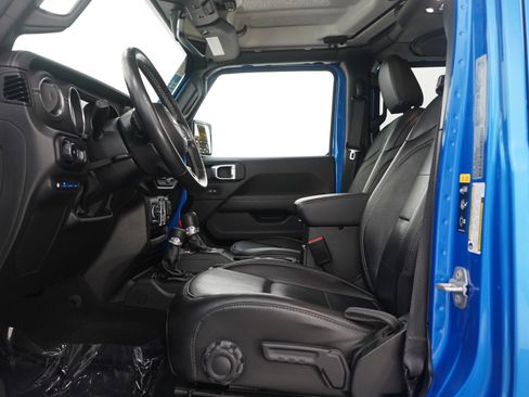 Used 2022 Jeep Wrangler Unlimited Sahara w/ Cold Weather Group image 21