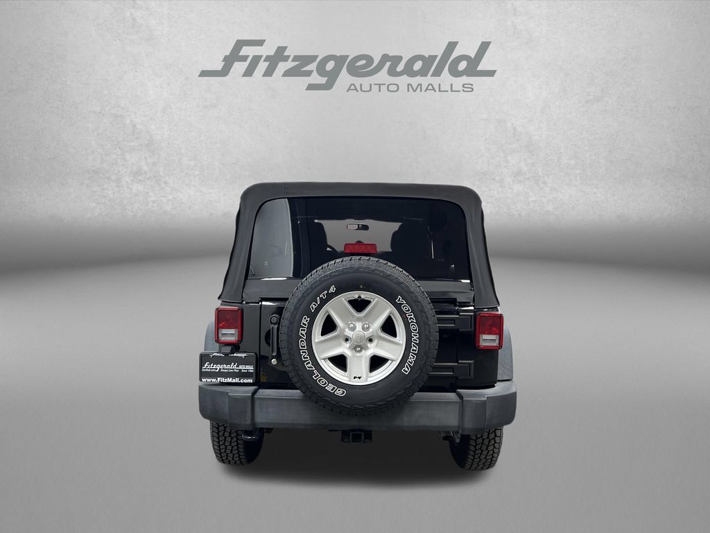 Used 2018 Jeep Wrangler Unlimited Sport w/ Connectivity Group AWD/4WD image 4