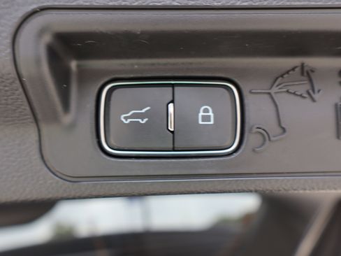 Used 2023 Ford Explorer XLT w/ Equipment Group 202A image 28