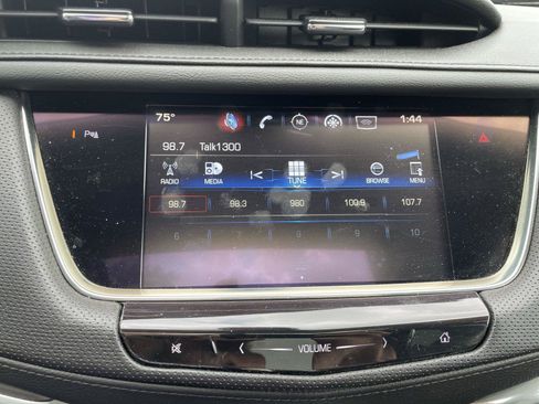 Used 2017 Cadillac XT5 Luxury w/ Driver Awareness Package AWD/4WD image 17