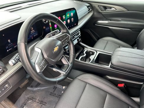 Used 2025 Chevrolet Traverse LT AWD/4WD image 21