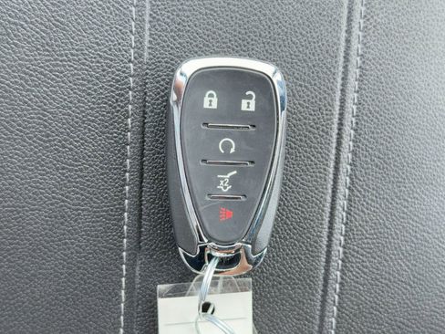 Used 2023 Chevrolet Traverse LT image 25