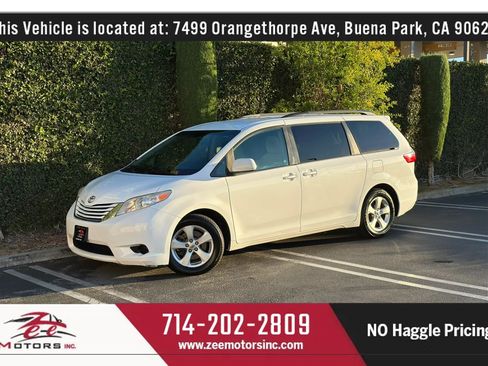 Used 2017 Toyota Sienna LE FWD image 13
