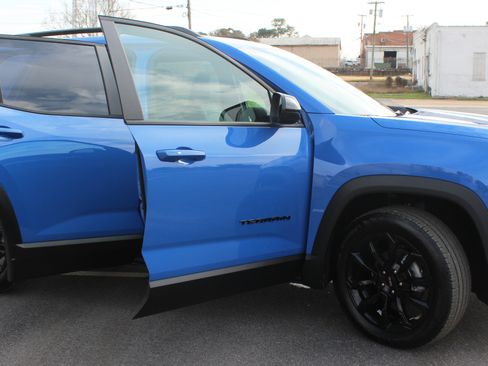 New 2025 GMC Terrain Elevation w/ Elevation Premium Package image 10