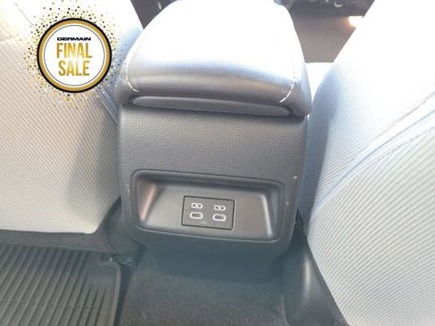 Used 2025 Toyota Corolla SE image 26