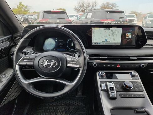 Used 2024 Hyundai Palisade Calligraphy image 6