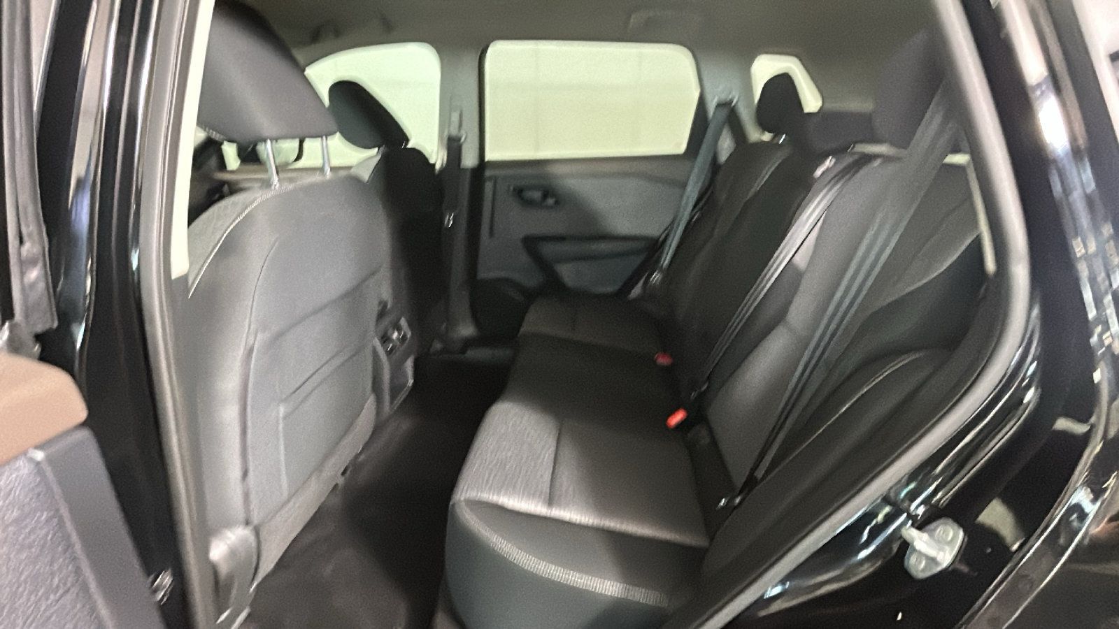 Used 2021 Nissan Rogue S FWD image 30