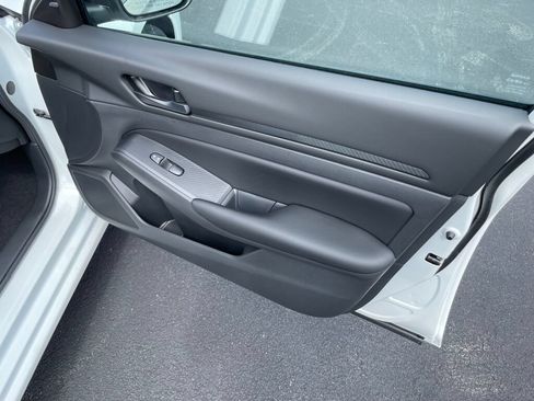 Used 2024 Nissan Altima 2.5 S FWD image 22