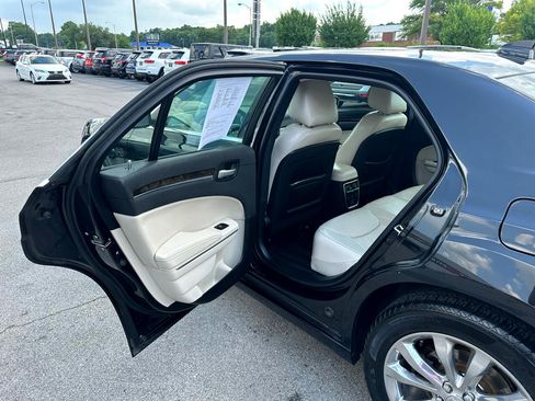 Used 2016 Chrysler 300 C image 14