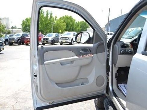 Used 2012 Chevrolet Tahoe LT AWD/4WD image 10