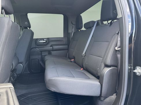 Used 2022 Chevrolet Silverado 2500 Custom w/ Custom Value Package image 8