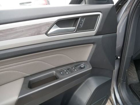 Certified 2023 Volkswagen Atlas Cross Sport SE image 16