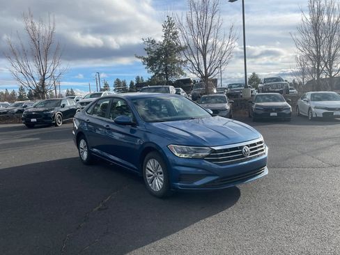 Used 2019 Volkswagen Jetta S image 9
