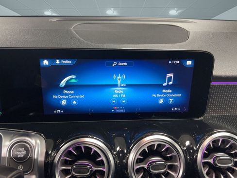 Used 2022 Mercedes-Benz GLB 250 GLB 250 image 24