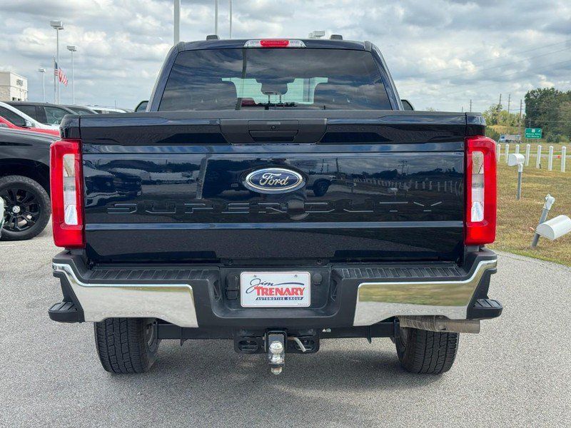 Used 2025 Ford F350 XLT AWD/4WD image 4