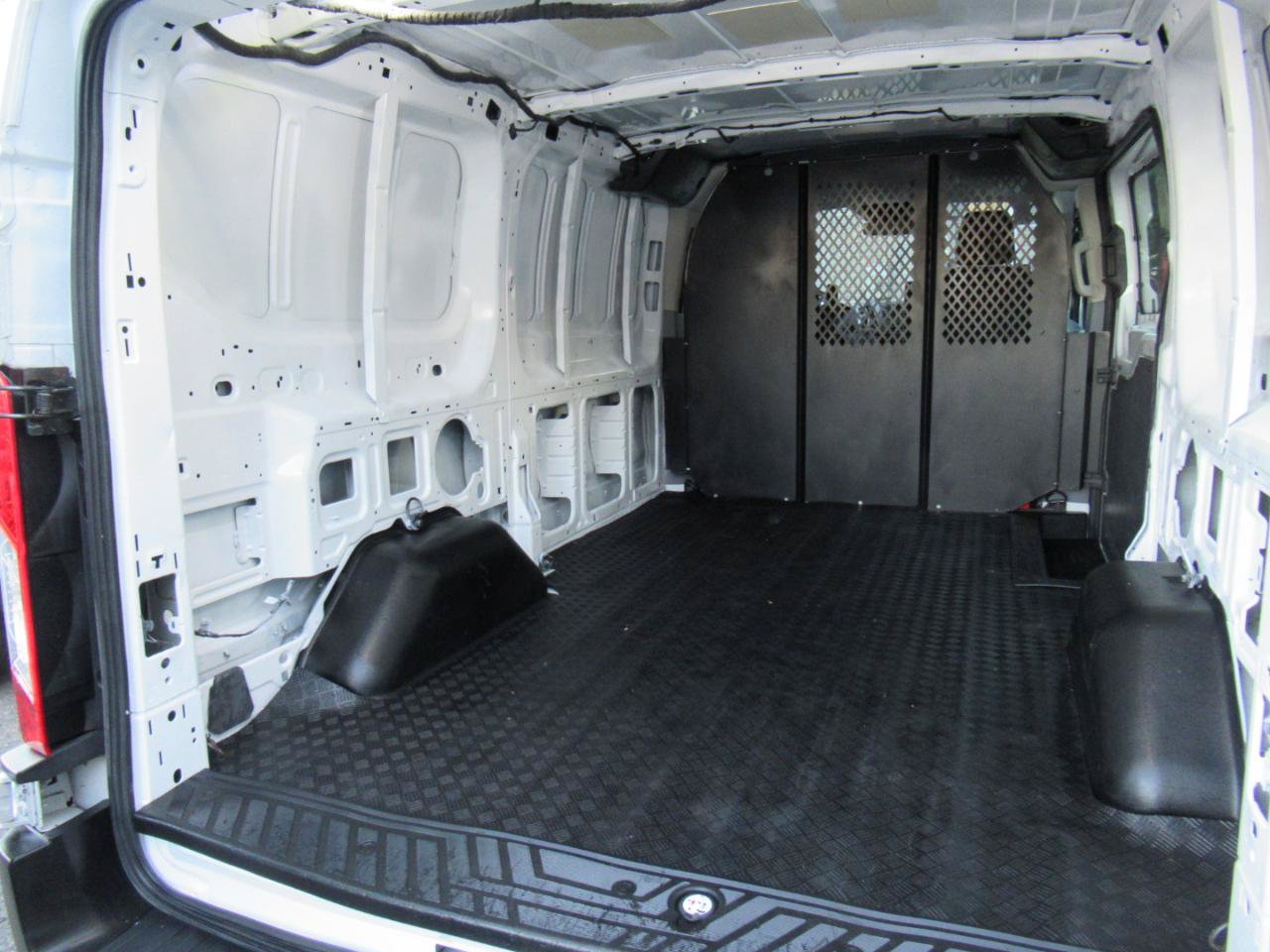Used 2019 Ford Transit 250 130 Low Roof w/ Exterior Upgrade Package RWD image 18