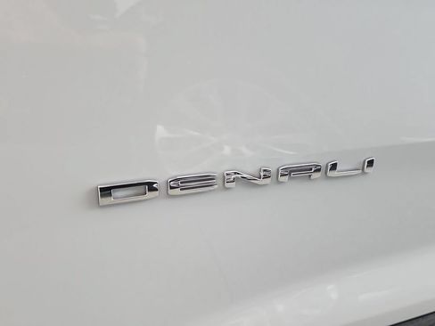 Certified 2026 GMC Acadia Denali Ultimate AWD/4WD image 31
