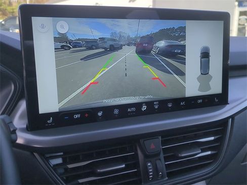 Used 2025 Ford Escape SE w/ Class II Trailer Tow Package image 26