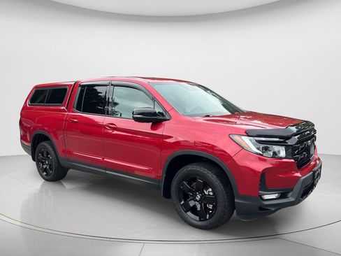 Used 2025 Honda Ridgeline Black Edition image 3