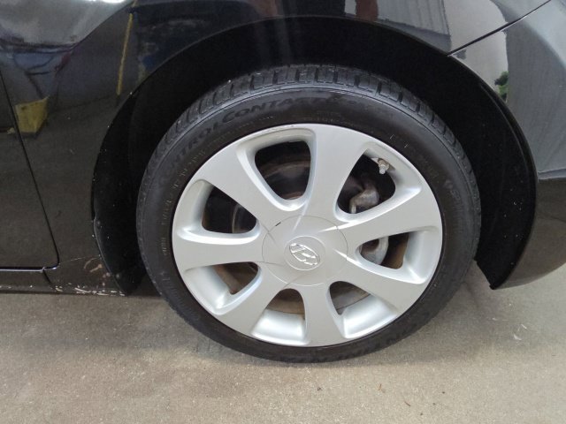 Used 2013 Hyundai Elantra Limited FWD image 8