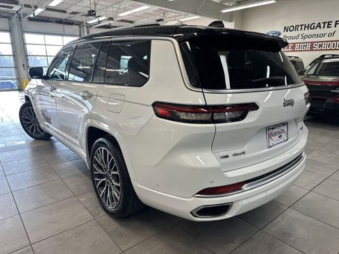 Used 2023 Jeep Grand Cherokee L Summit w/ Advanced Protech Group IV AWD/4WD image 16