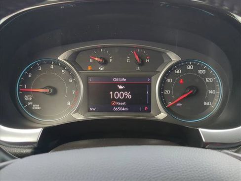 Used 2021 Chevrolet Traverse LT image 11