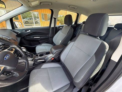 Used 2017 Ford C-MAX SE FWD image 9