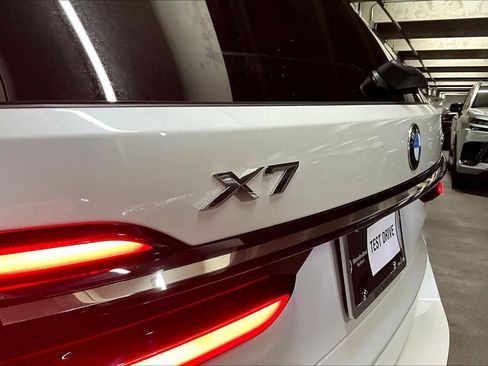 Used 2024 BMW X7 xDrive40i AWD/4WD image 29