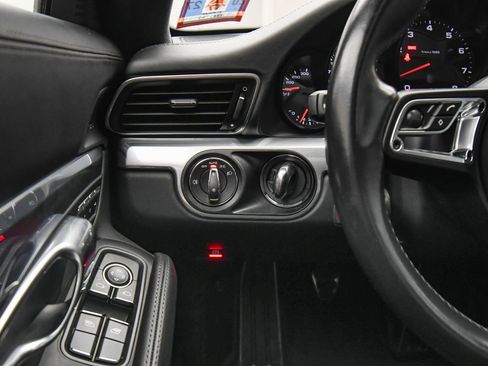 Used 2017 Porsche 911 Carrera S image 33