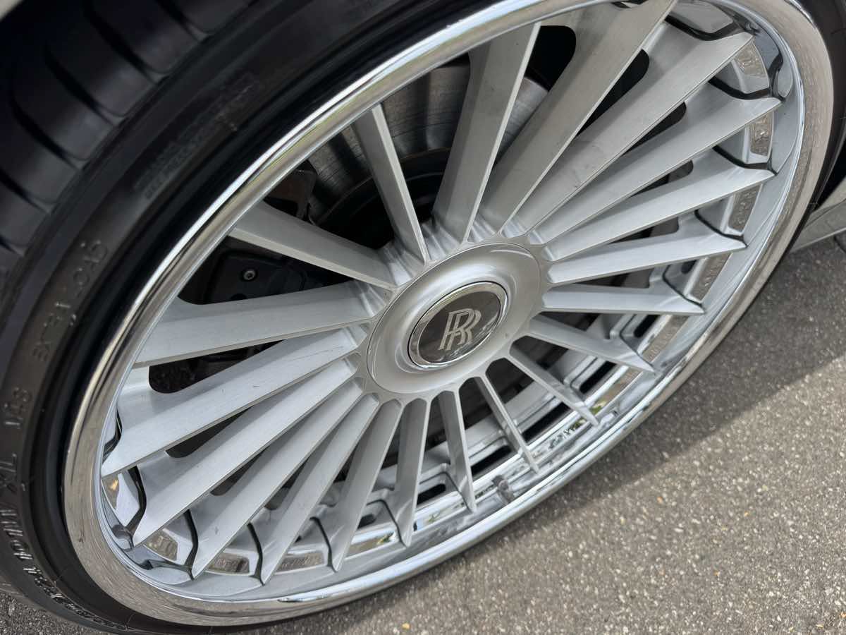 Used 2014 Rolls-Royce Ghost RWD image 33