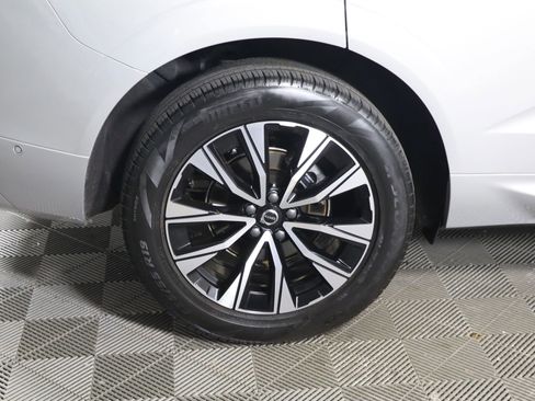 Used 2024 Volvo XC60 B5 Plus image 47