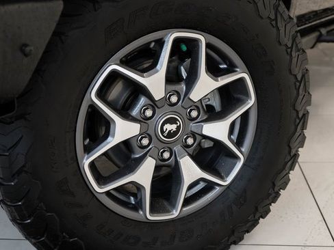 Used 2023 Ford Bronco Badlands image 2