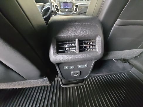 Used 2020 Chevrolet Equinox Premier FWD image 29