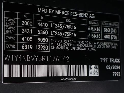 Used 2024 Mercedes-Benz Sprinter 2500 image 51
