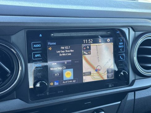 Used 2019 Toyota Tacoma TRD Sport image 13