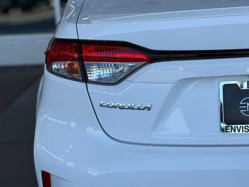 Certified 2024 Toyota Corolla SE FWD image 11