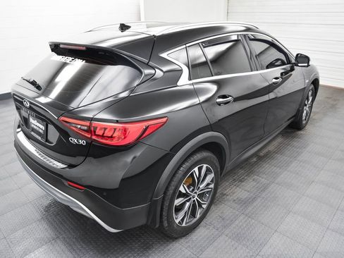 Used 2019 INFINITI QX30 Premium w/ Navigation Package image 7
